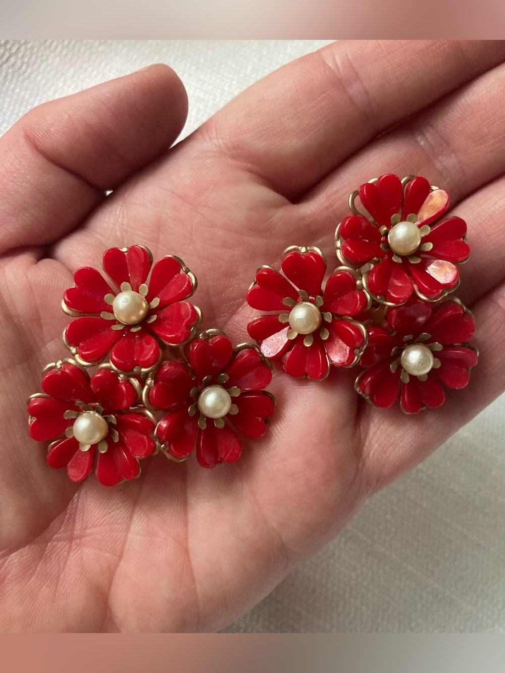 Vintage Acrylic Petal Flower Cluster Faux Pearl Gold Tone Clip-On Earrings!